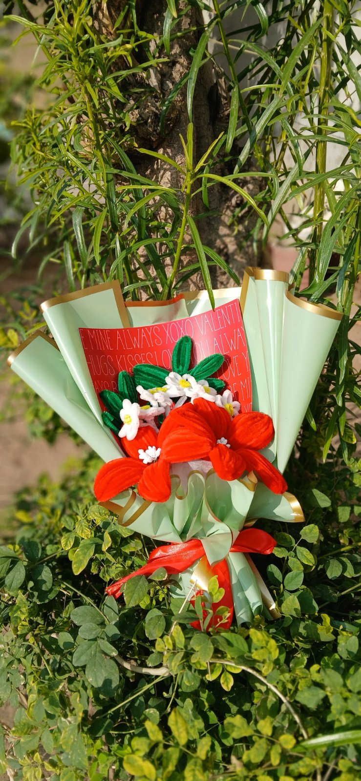 Hibiscus N Daisy Bouquet